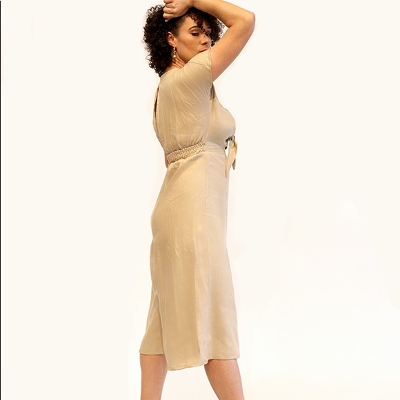 Tie front linen jumpsuit. - Picture 4 of 5